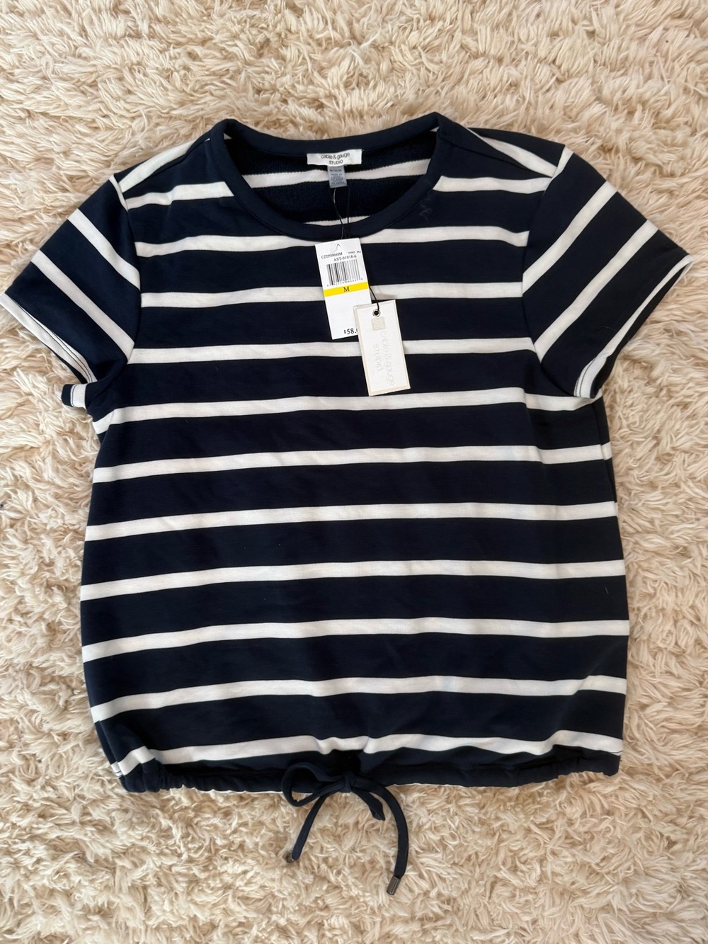 NWT Cable and Gauge navy blue and white striped top women’s size medium